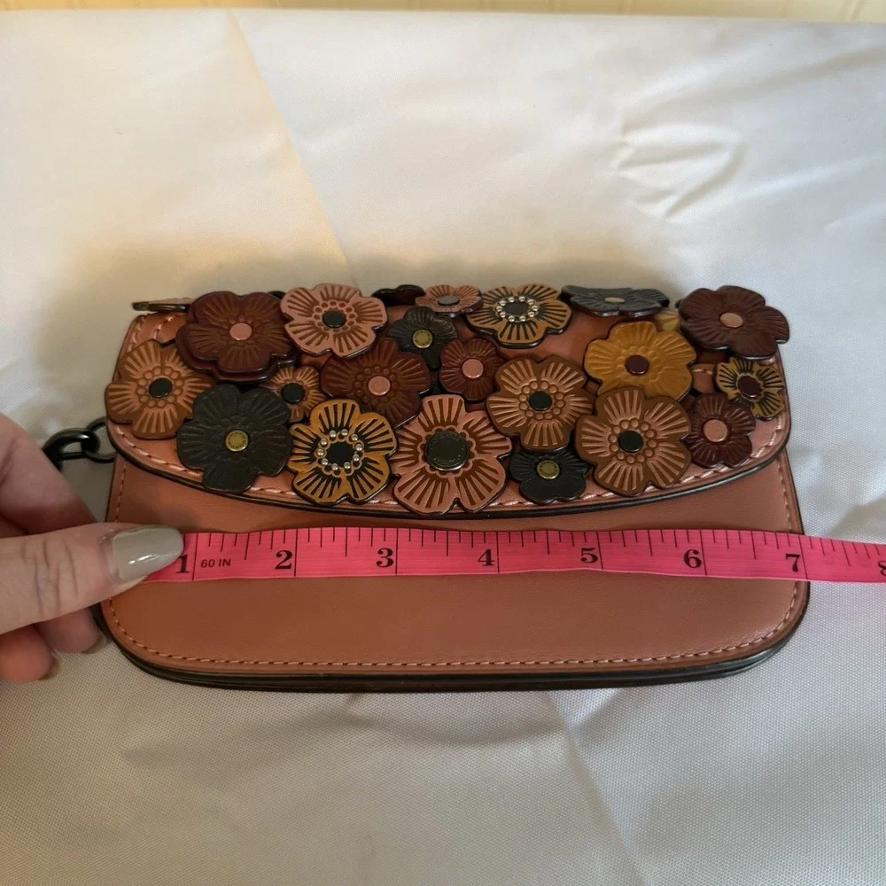 COACH 1941 Tea Rose Pink Leather 3D Floral Appliqué Wristlet Clutch Bag Purse